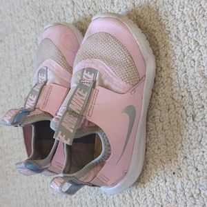 Nike flex runner shoes